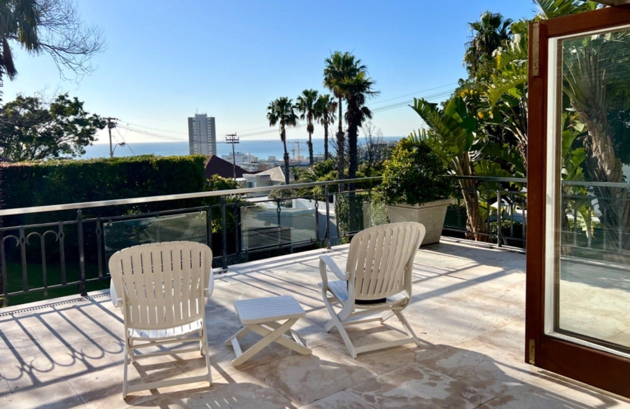 To Let 4 Bedroom Property for Rent in Fresnaye Western Cape